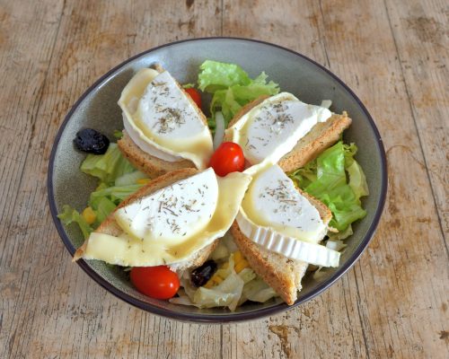 Salade de chèvre chaud